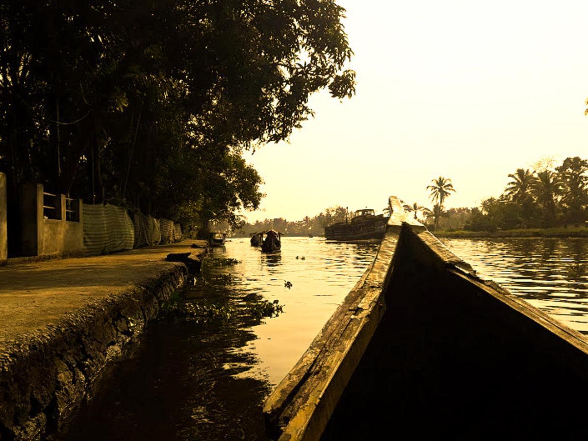 Aham Yoga Nest Bed and Breakfast Alappuzha Eksteriør billede
